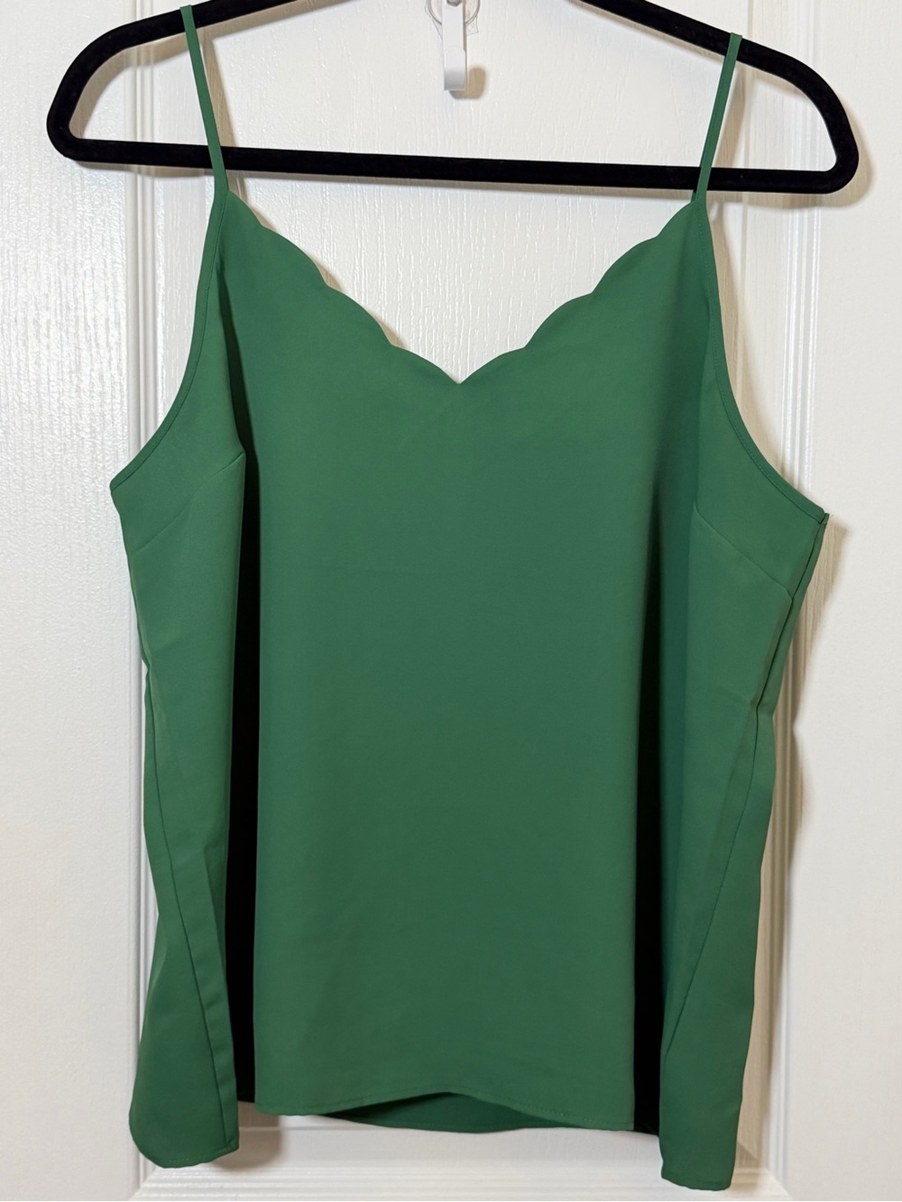Express Green Scallop V-Neck Tank Top